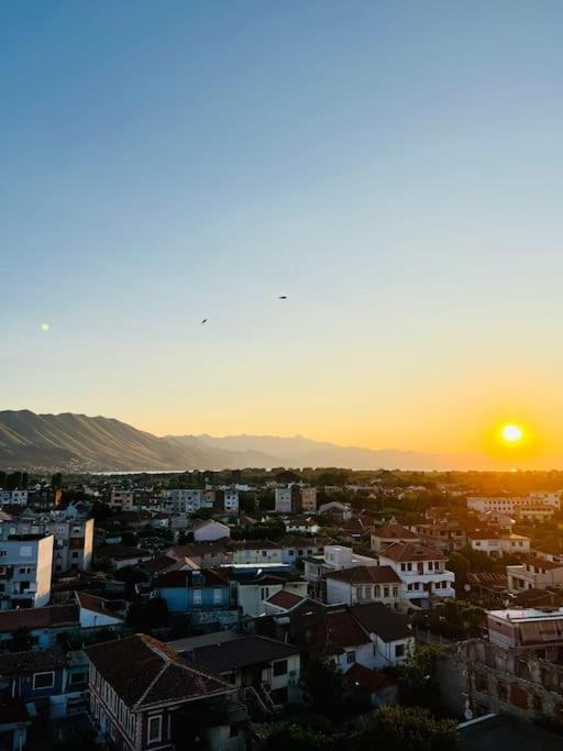 Sleepin Shkoder II Apartment Bagian luar foto